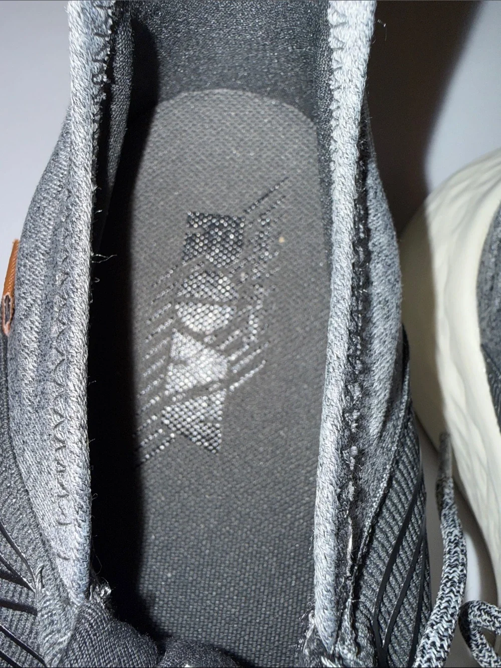 New Balance Fresh Foam Roav V1 Sneakers (Black, 9.5)